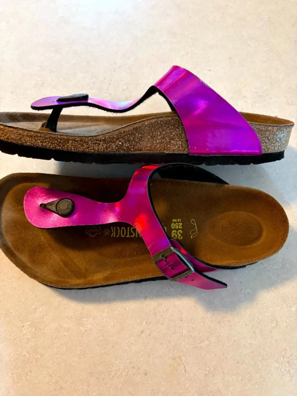 Birkenstock Gizeh Sandals Electric Metallic Magenta Women's US Size 8 EUR 39